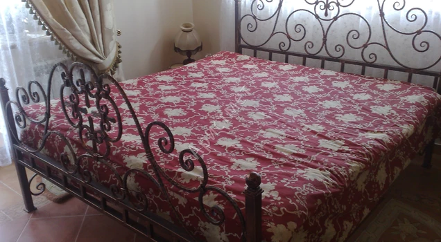 Кровать с кованым изголовьем КР-05 902189