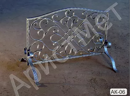 Кованый экран для камина АК-06