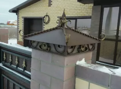 Кованые колпаки на столбы ККС-03