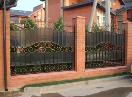 Кованый забор из поликарбоната ЗП-06