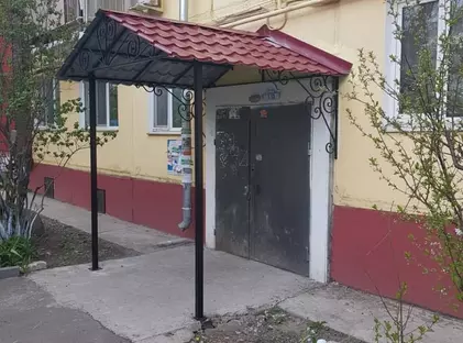 Кованые подъездные козырьки ПК-06