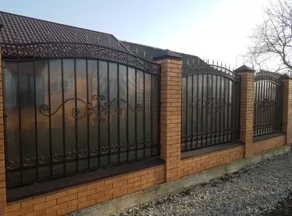 Кованый забор из поликарбоната ЗП-07