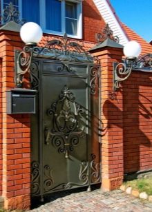 Разновидности кованых калиток